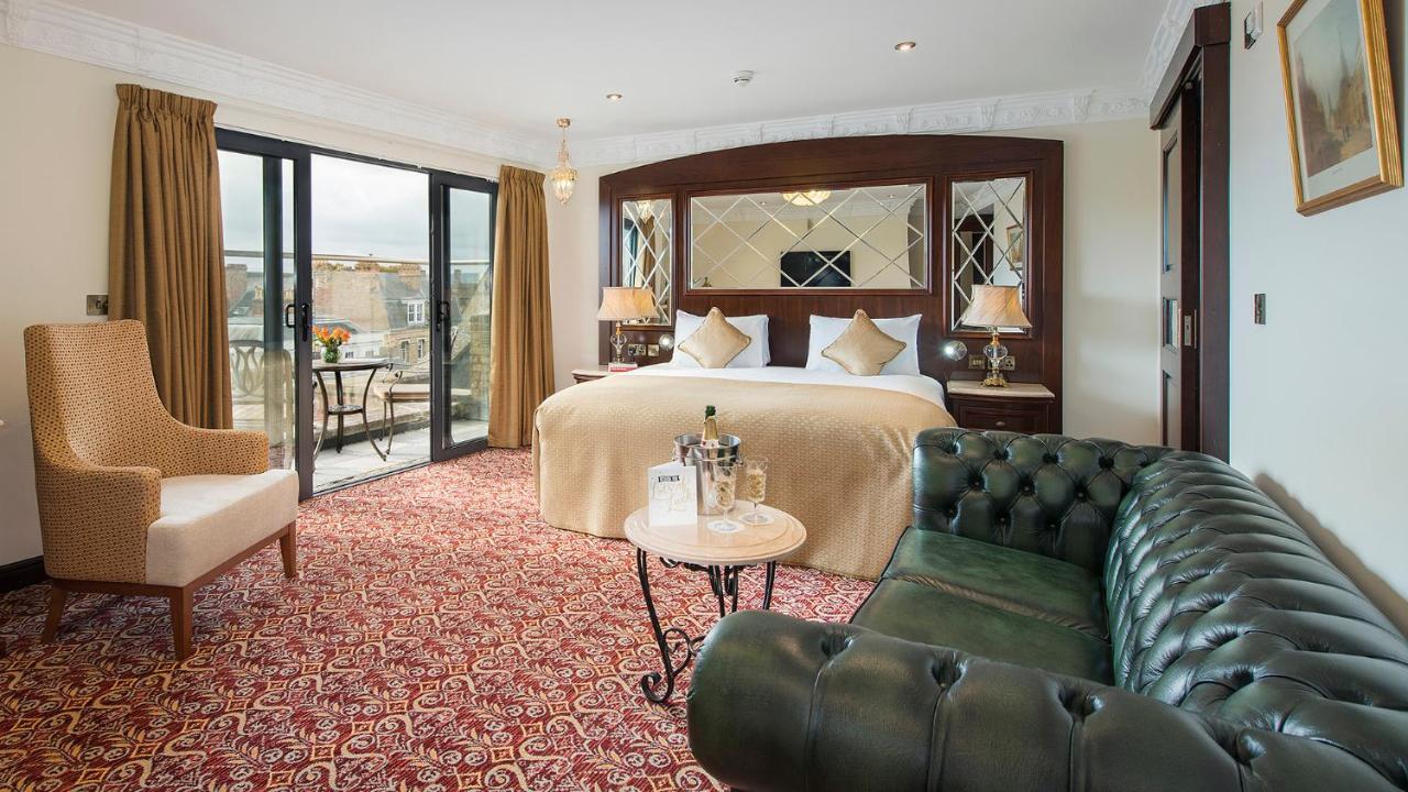 The George Street Hotel Oxford Kültér fotó A suite on board