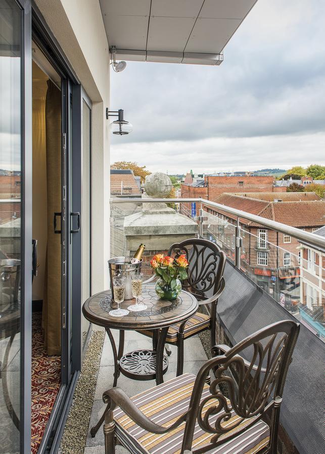 The George Street Hotel Oxford Kültér fotó A balcony in a hotel